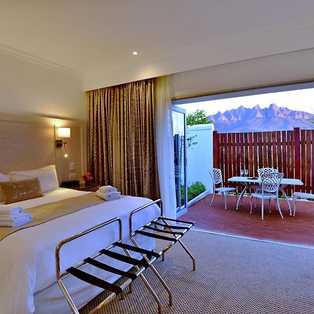 Val Du Charron Wine & Leisure Estate Hotel Уелингтън Екстериор снимка
