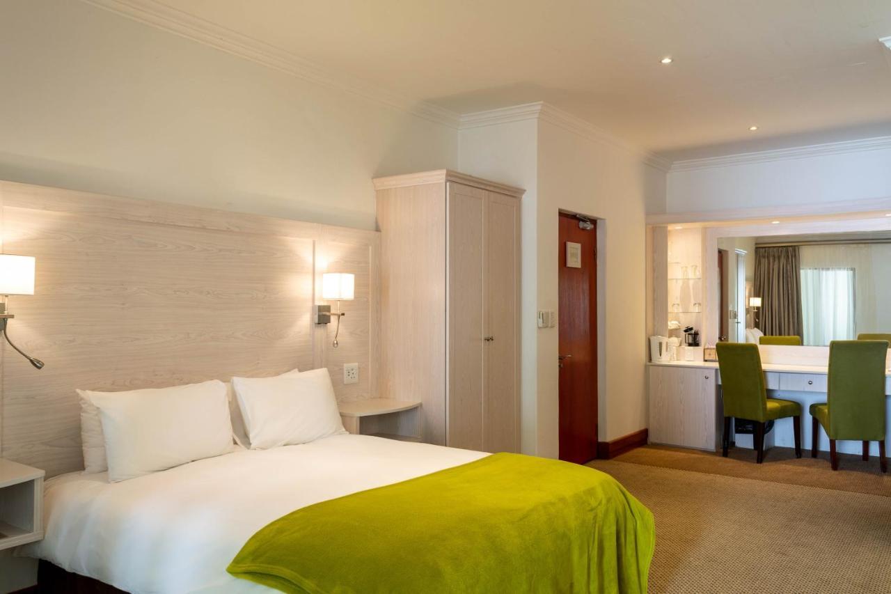 Val Du Charron Wine & Leisure Estate Hotel Уелингтън Екстериор снимка