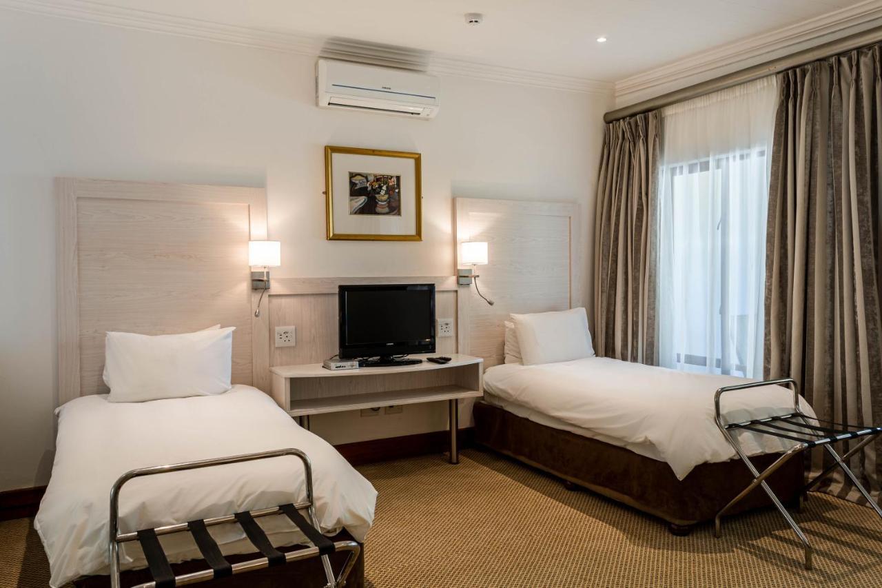 Val Du Charron Wine & Leisure Estate Hotel Уелингтън Екстериор снимка