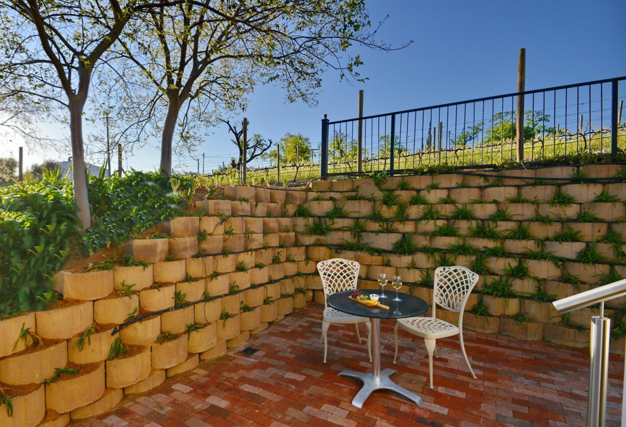 Val Du Charron Wine & Leisure Estate Hotel Уелингтън Екстериор снимка
