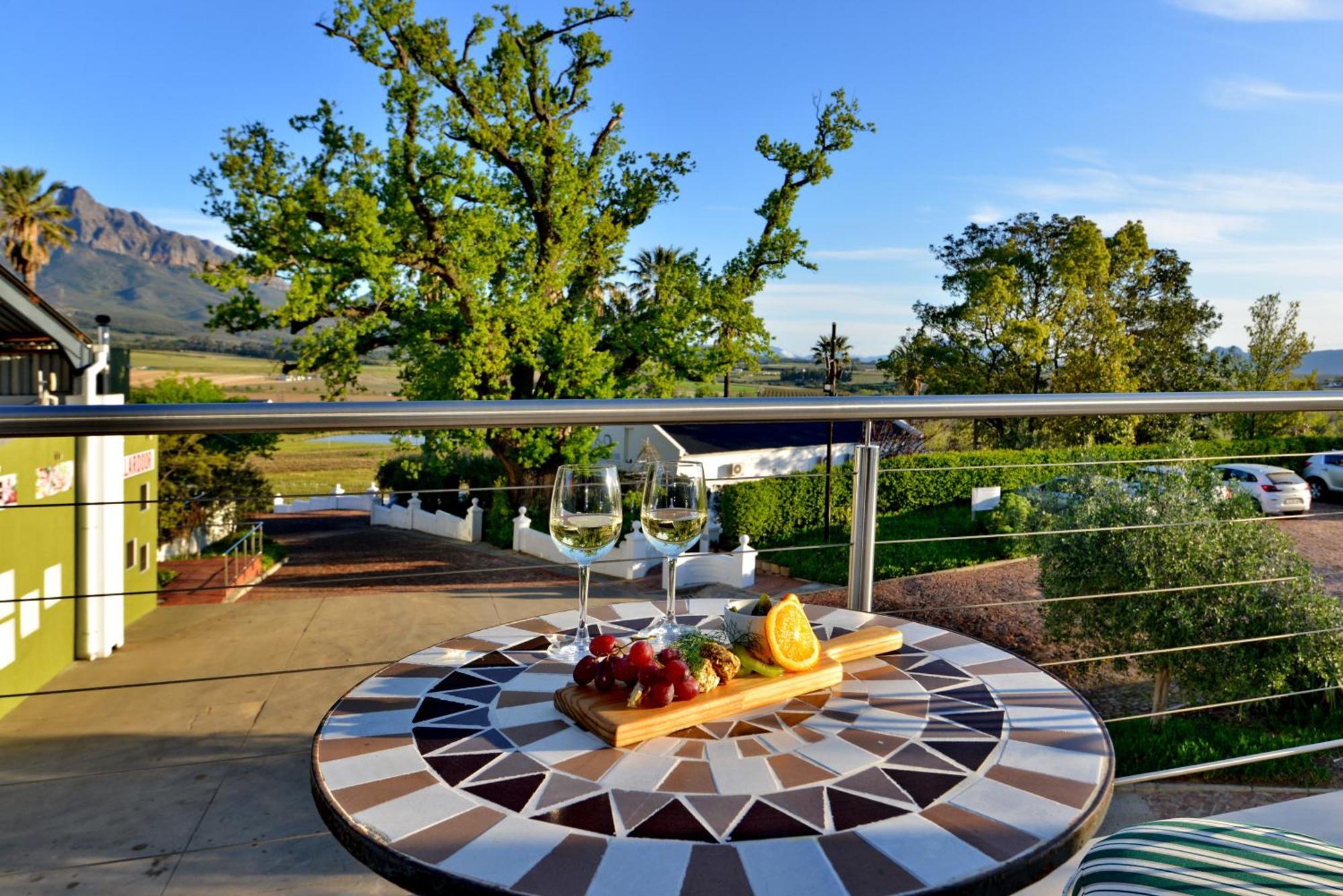 Val Du Charron Wine & Leisure Estate Hotel Уелингтън Екстериор снимка
