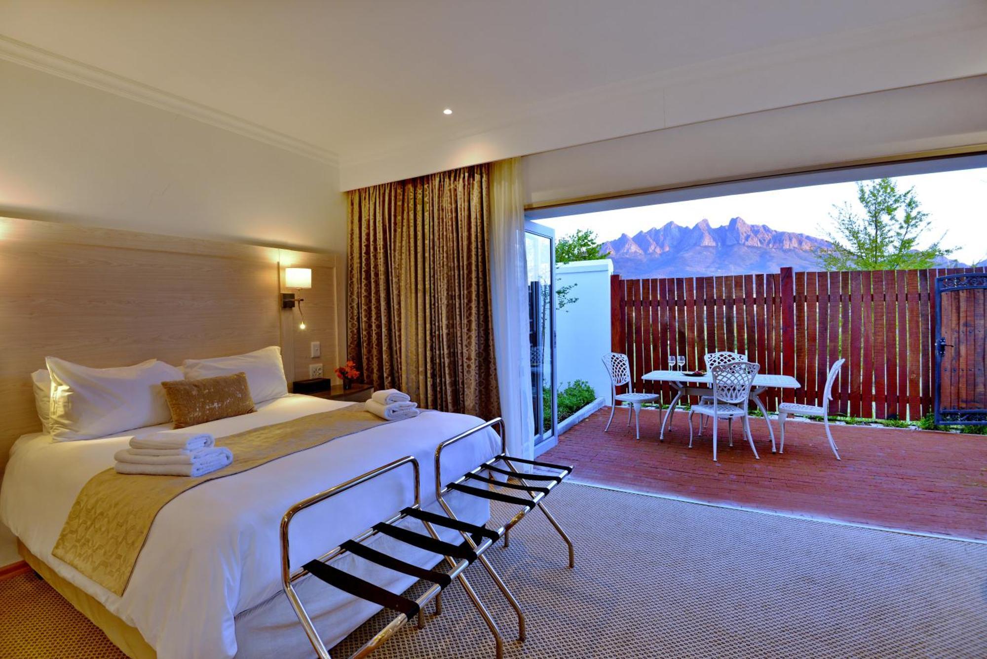 Val Du Charron Wine & Leisure Estate Hotel Уелингтън Екстериор снимка